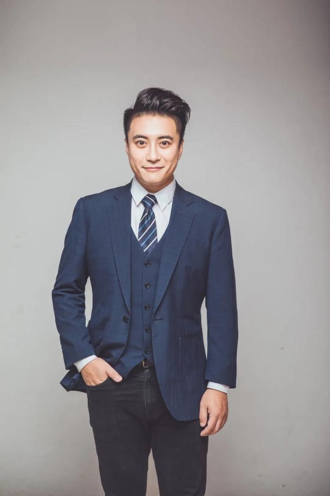 穆岩啦来播主快来看看都有哪些主播尽在年味天津年货买不停主播话天津