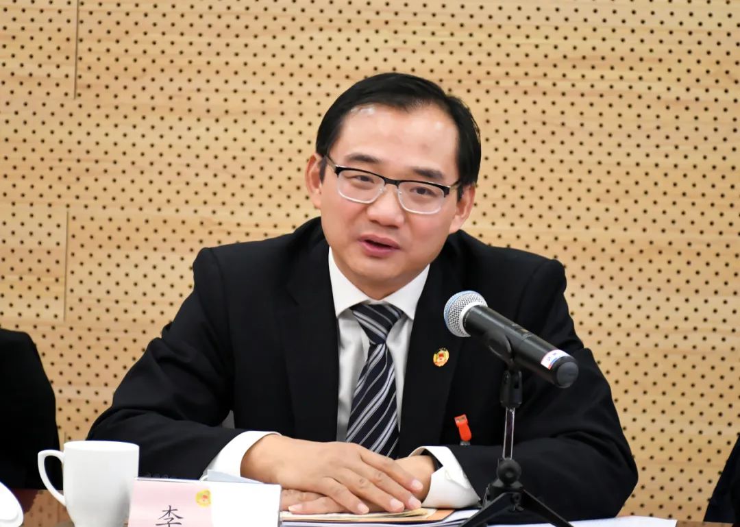 李政,缪京参加代表团和委员小组分组活动