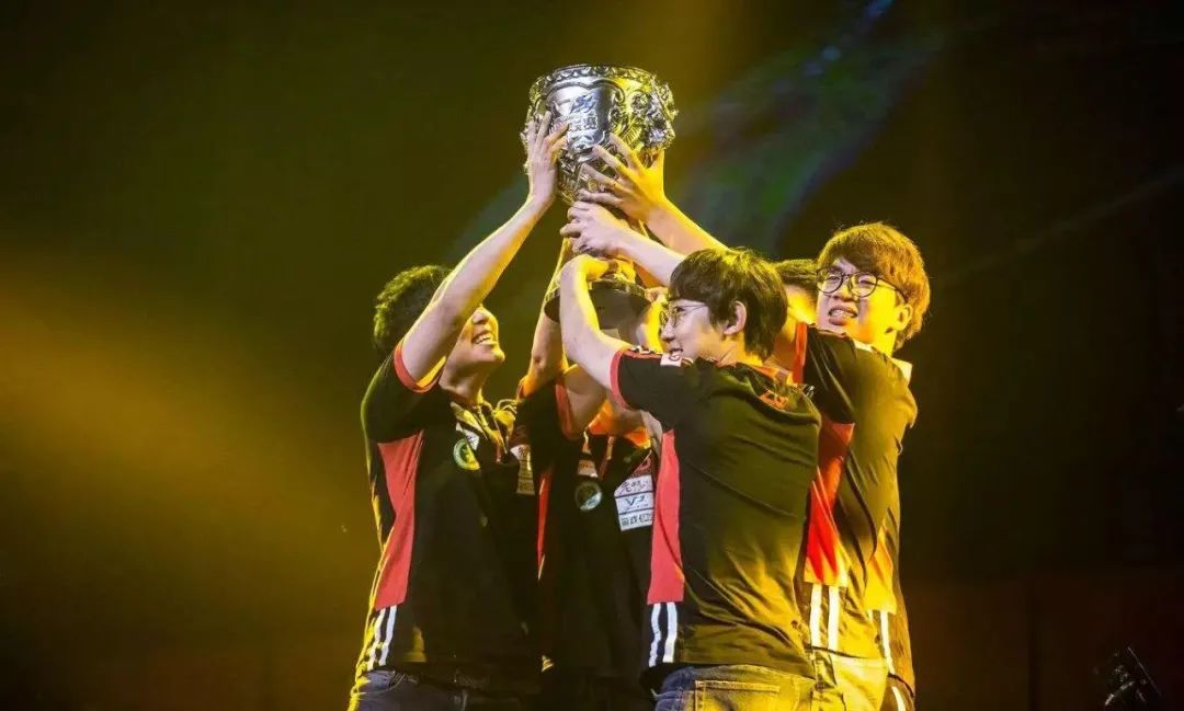 ruru自述lgd为何会用1200万天价引援一名和平精英选手