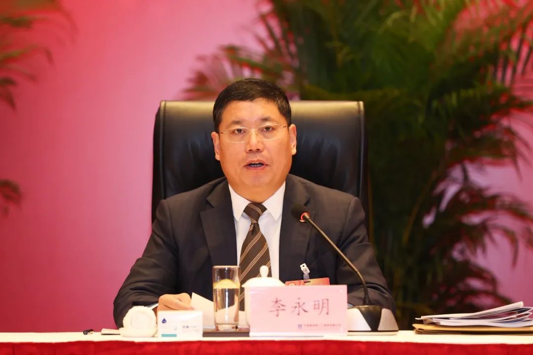 中建八局五届四次职代会暨2021年工作会议在沪胜利召开