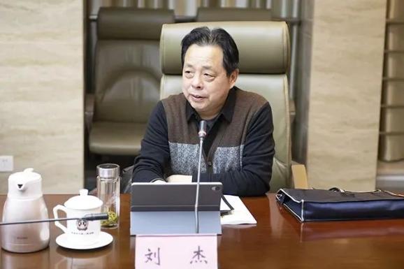 法院法官管理处副处长杨鸣,市纪委监委第十九派驻纪检监察组组长刘杰