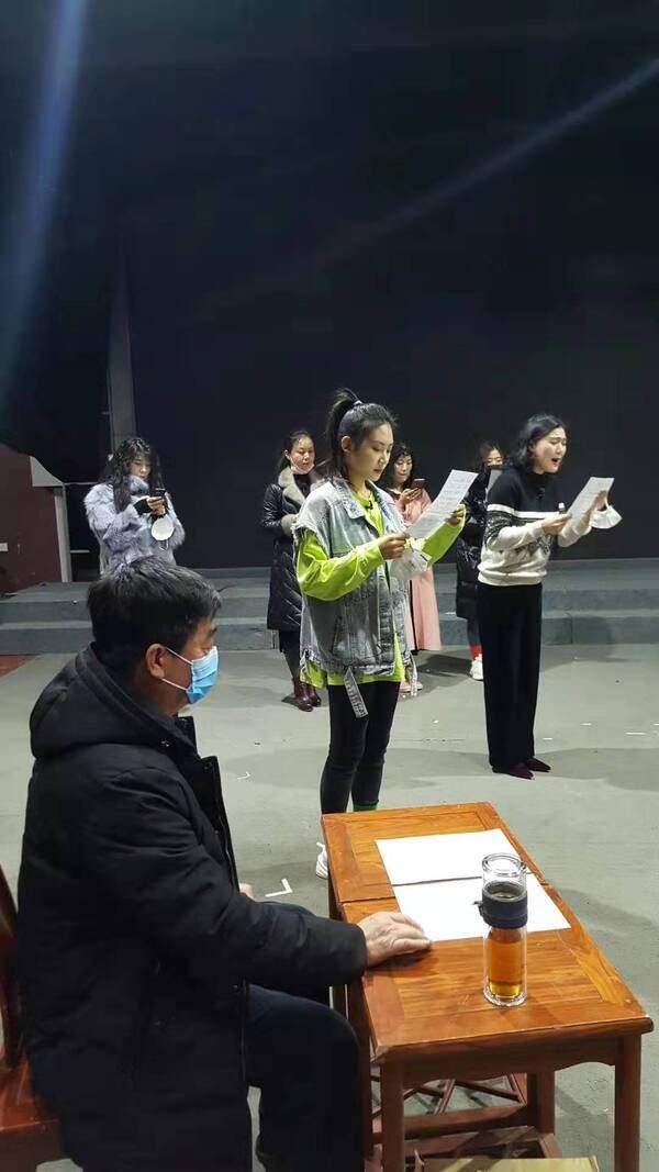 《等你回家》排演中