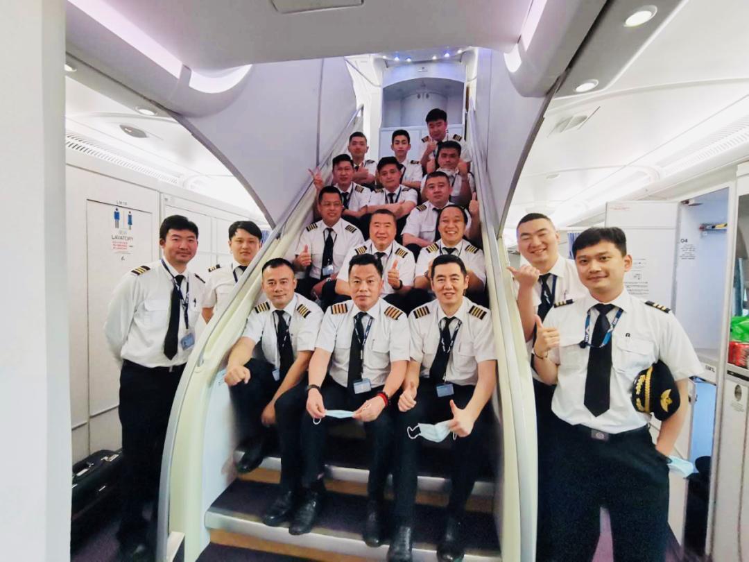 波音737机组人员图片图片