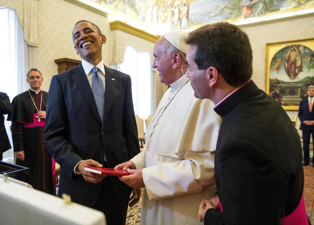 2014年3月27日:奥巴马与教皇方济各在梵蒂冈因为我们能够在各种角度