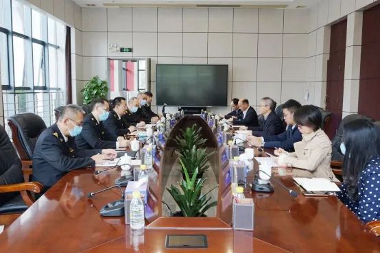 中山海关韦江关长一行到新区调研