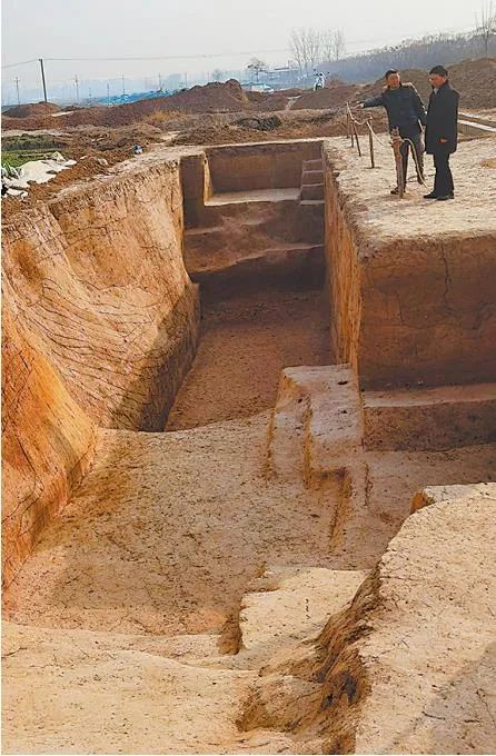 禹寺遗址位于孟州市谷旦镇禹寺村西北部黄土丘陵上.
