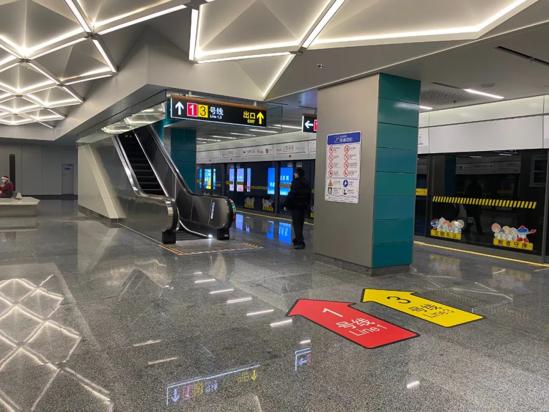 换乘3号线步行用时6分钟左右到达本次探营终点站紫竹高新区站本次地铁