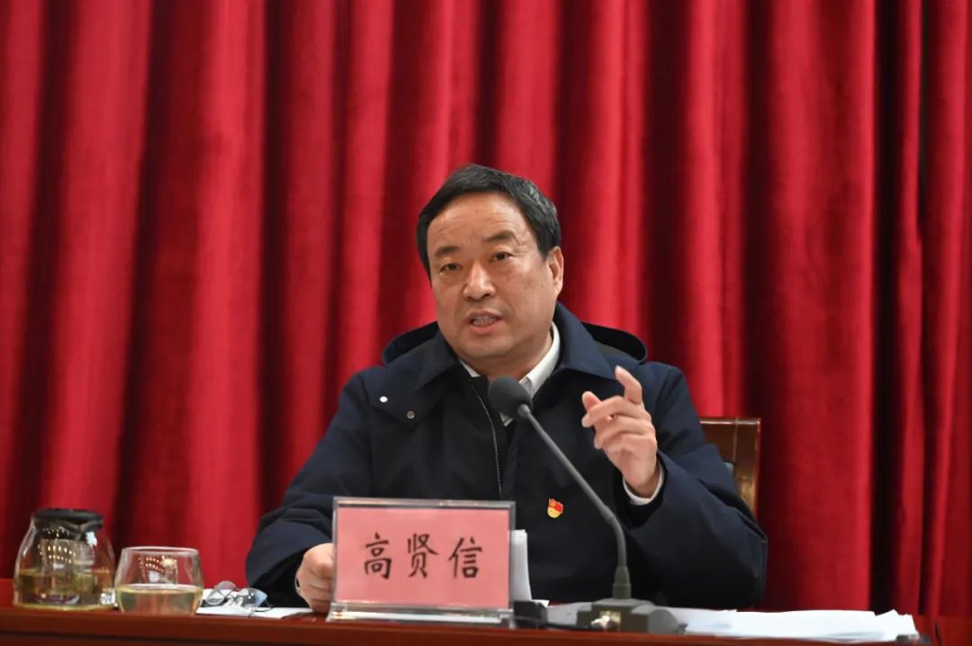 卧龙区委书记高贤信出席新调整干部任前谈话会并讲话