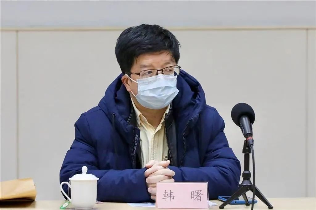 韩曙委员加装电梯的维修保养由谁负责,目前既无标准也无指导性意见.