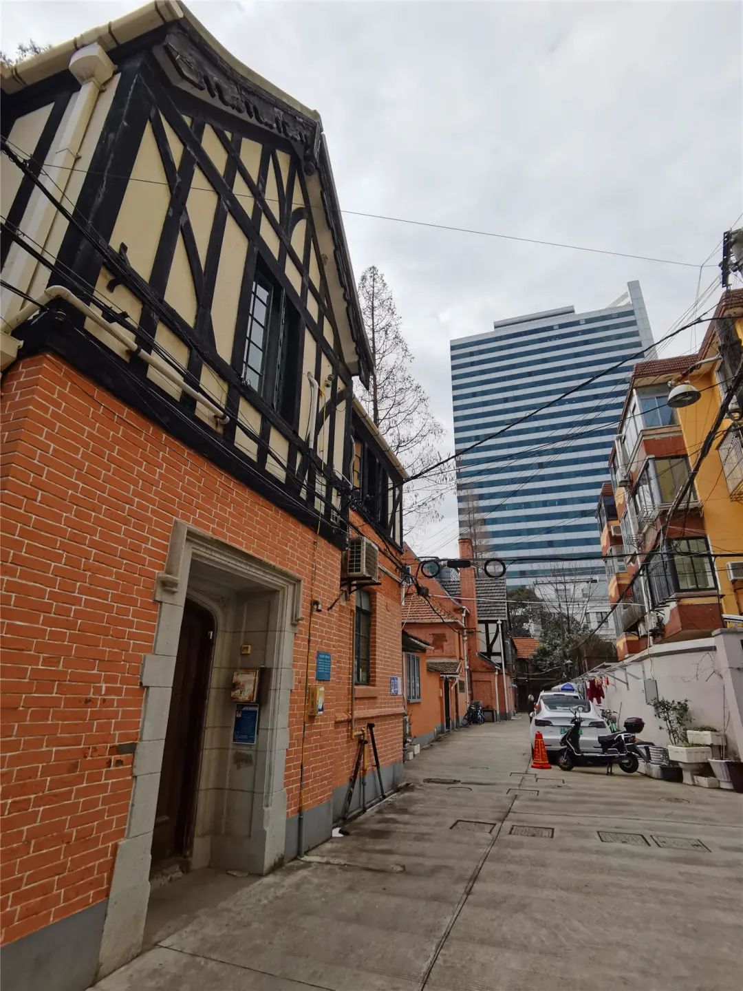 流金岁月中蒋南孙的家原来在愚园路这个地方