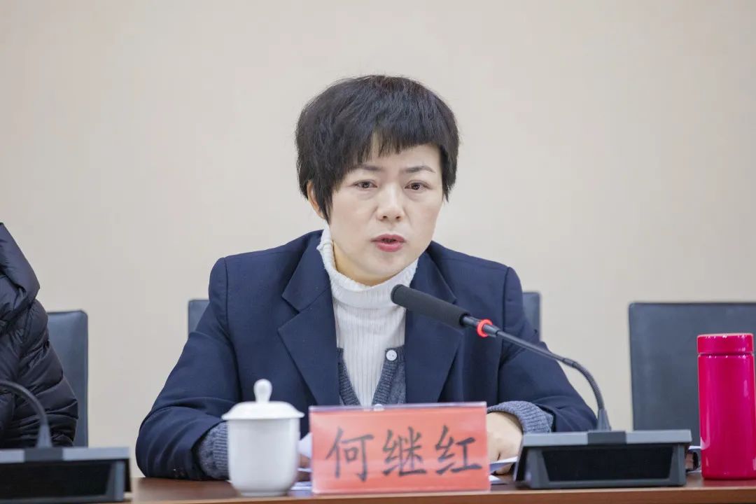 镇社事社保科负责人邱敏就如何做好下阶段非上海市户籍人员排摸工作