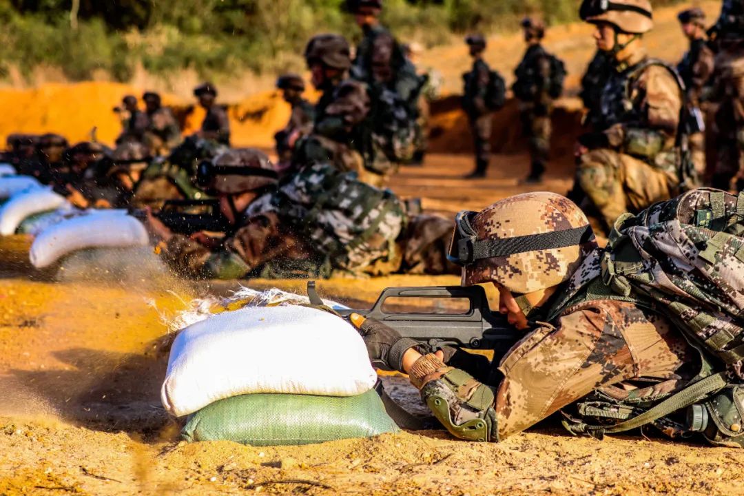 年前野外驻训开始