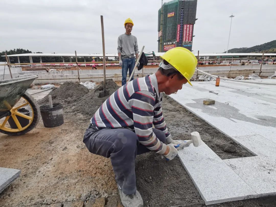 新春走基层】新区建设者：为城市建设添砖加瓦