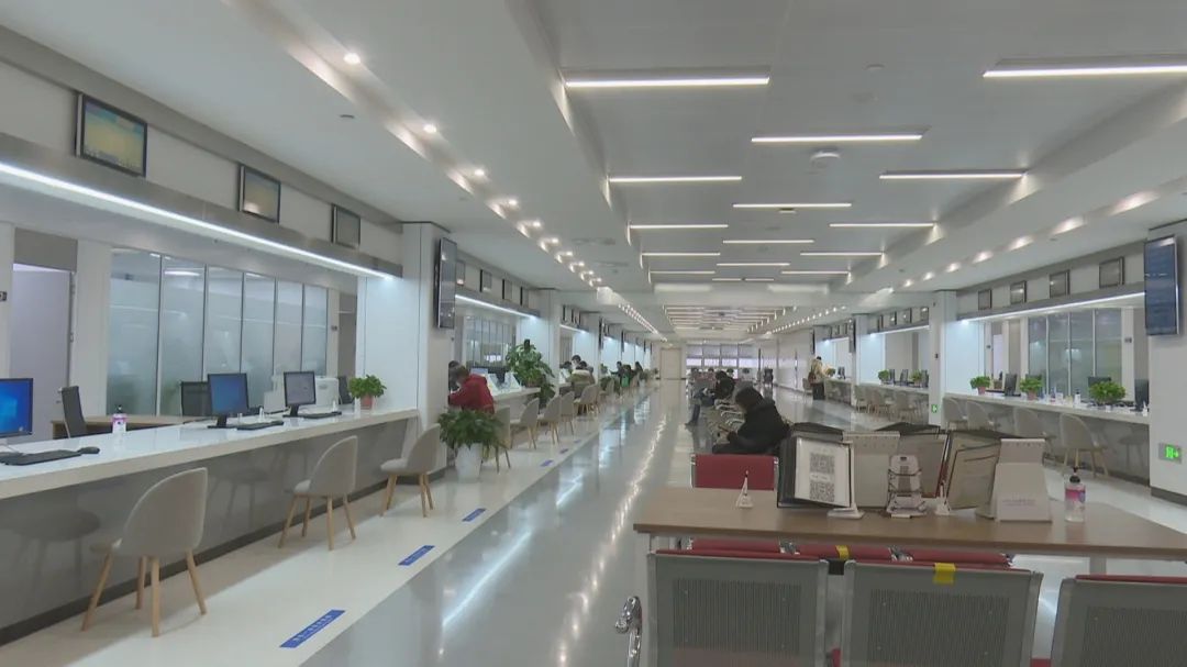 整体搬迁至高淳市民中心位于康乐路195号的区政务大厅2020年12月奋