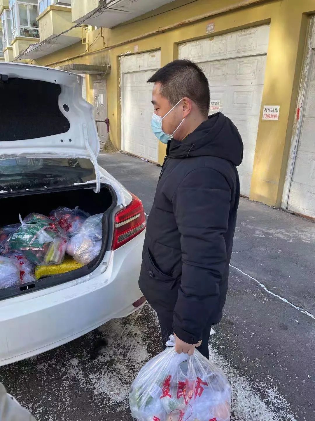  毛老太出院进法院是真的吗?(不管老人法庭怎么处理)