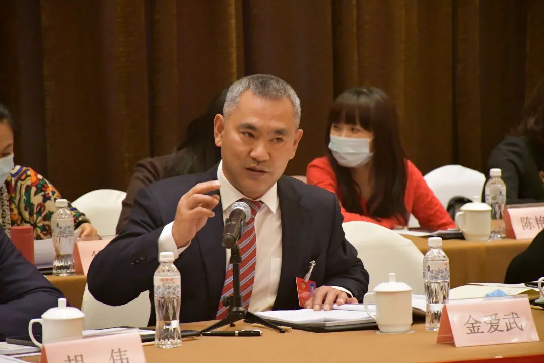 金爱武对毛竹林失管后的生态隐患提三点建议:一是要高度重视,全省毛竹