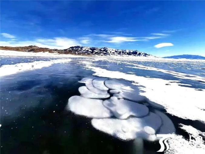 新疆的冬天是什么颜色?