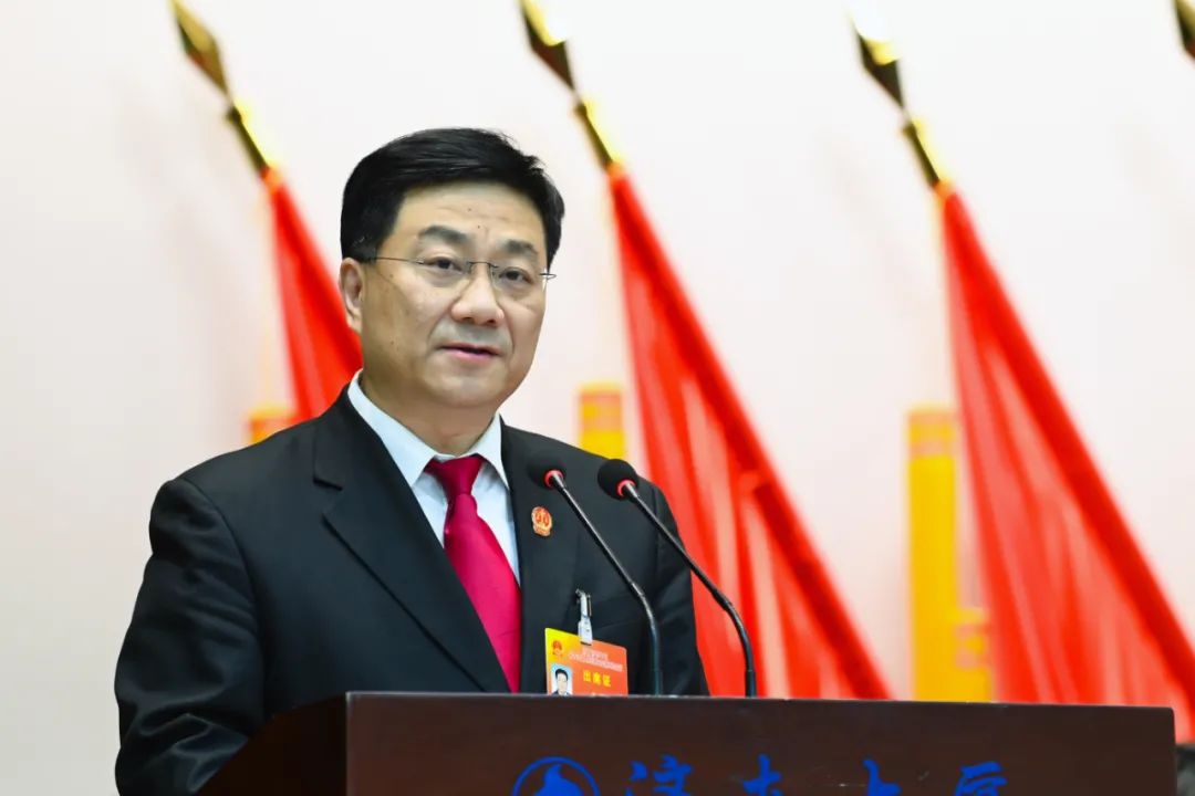 第五次会议上,区人民法院院长温磊作济南市市中区人民法院工作报告