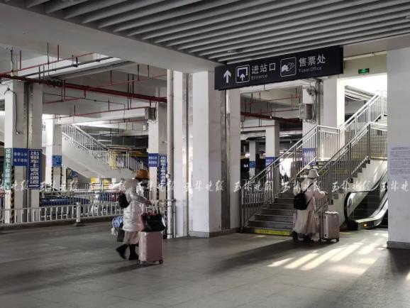 玉林火车站出站口图片图片