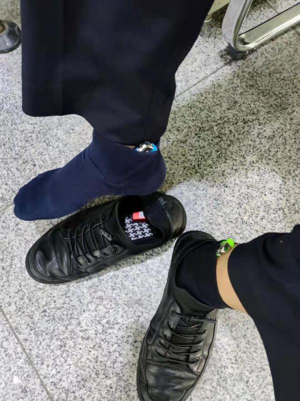 海口美兰机场安检站春运首日成功查获多枚打火机藏匿事件