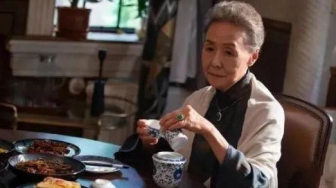 别再夸倪妮刘诗诗，《流金岁月》里的“演技担当”必须是奶奶