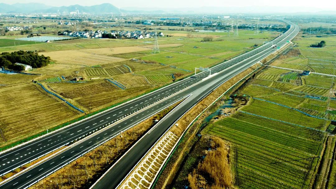 江苏宜长高速建成通车