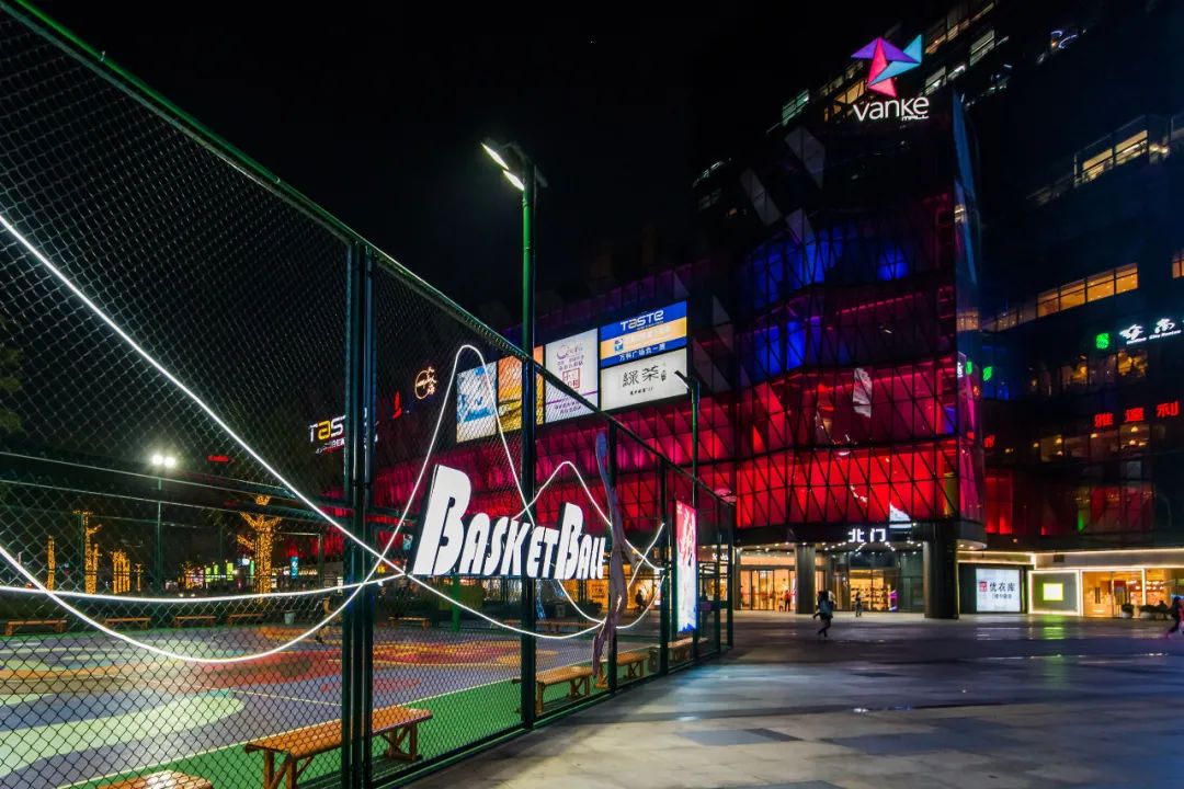 "致敬科比"主题,"醒狮"涂鸦……广东金融高新区三大网红篮球公园,赶紧