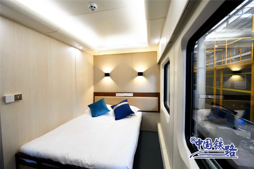 熊猫餐车,熊猫乐园熊猫悦府,熊猫雅舍,熊猫小屋每节车厢还有一个专属