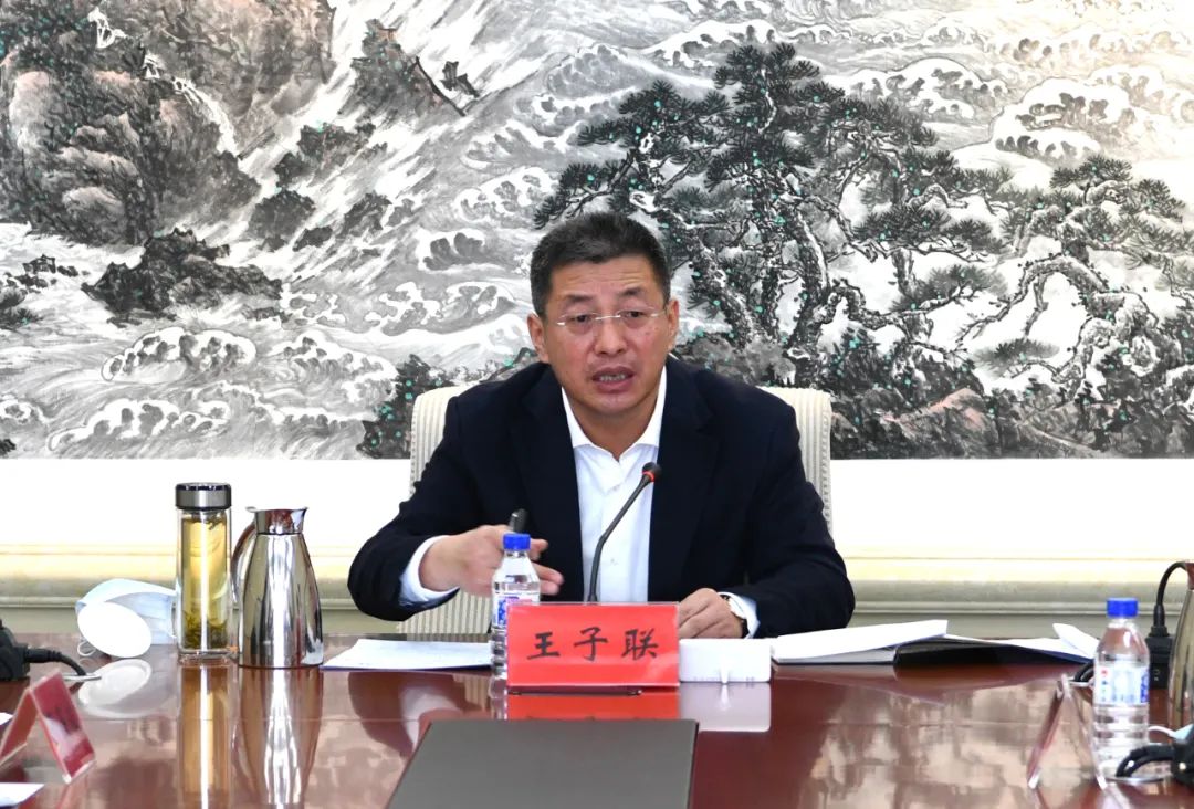 会上,姜国凡,梁弘,王浩等市领导分别安排部署全市经济运行,"三早"项目