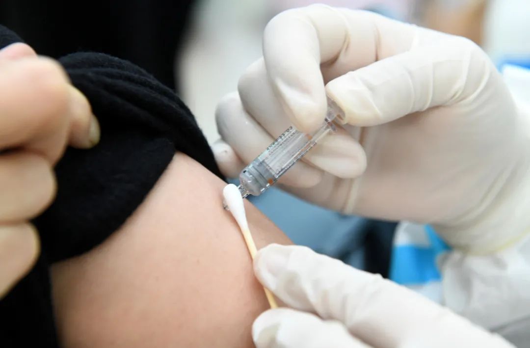 接种新冠疫苗后这件事千万不能做