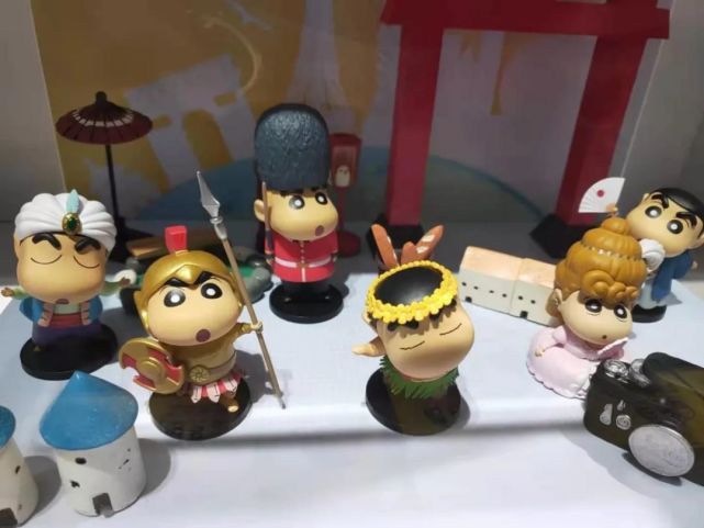 KK集团潮玩店X11:联名手办火热,背后是年轻人情绪投射