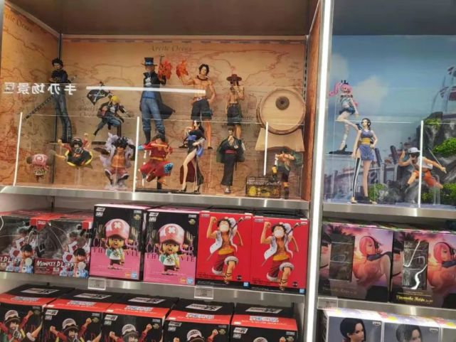 KK集团潮玩店X11:联名手办火热,背后是年轻人情绪投射