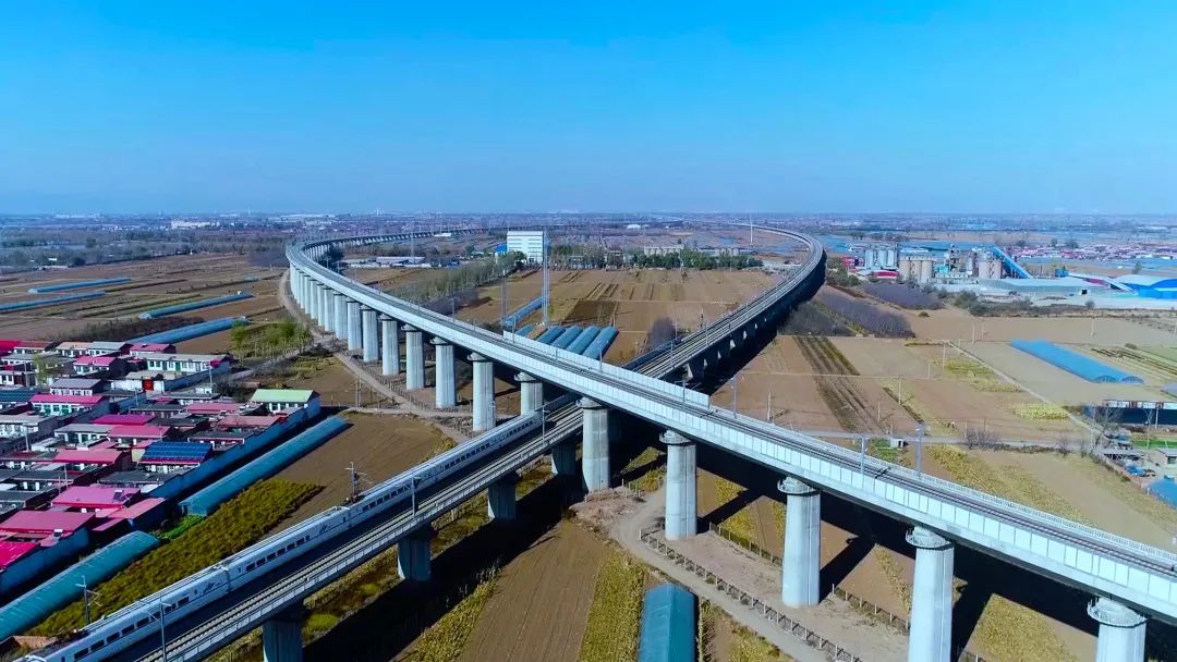 郑太高铁首个春运,咱更得精精神神的_澎湃号·政务_澎湃新闻-the