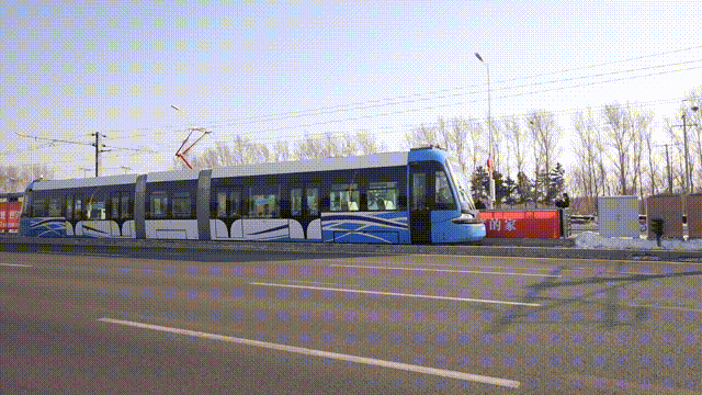 全国首列城际有轨电车正式开通连接沈阳抚顺一路绿灯