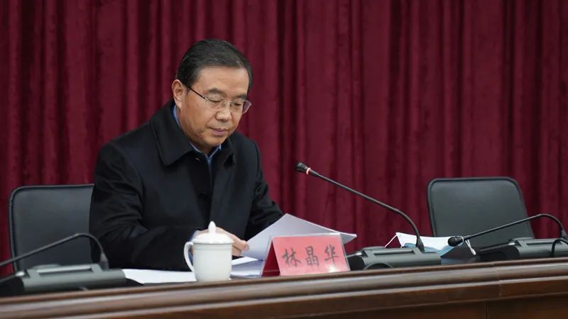 林晶华要求红山区人员流动性大,必须认真学习借鉴上海精准防控的经验