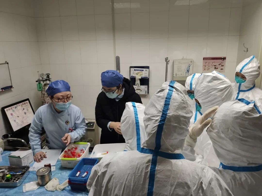 儿科医院病房内患儿及家长全部核酸样本采集完毕.