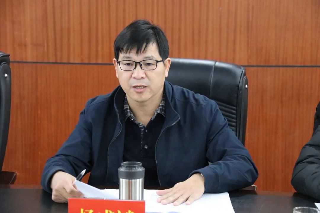 座谈会上,郭明德副院长,杨成斌专职检察委员分别通报