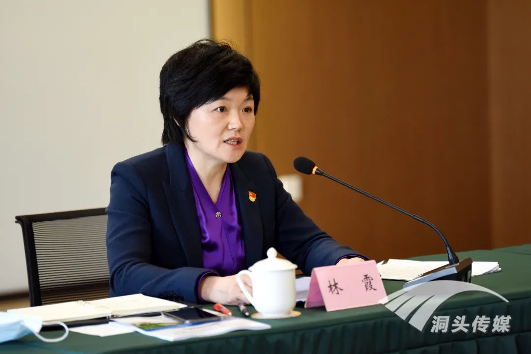 区委书记林霞调研洞头先锋女子民兵连看海霞说海霞谋海霞