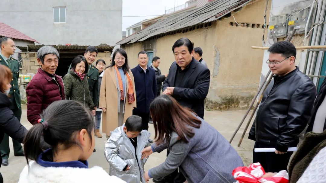 此次關愛走訪對象為景德鎮市昌南新區羅家橋鄉,洪源鎮以及學校105個