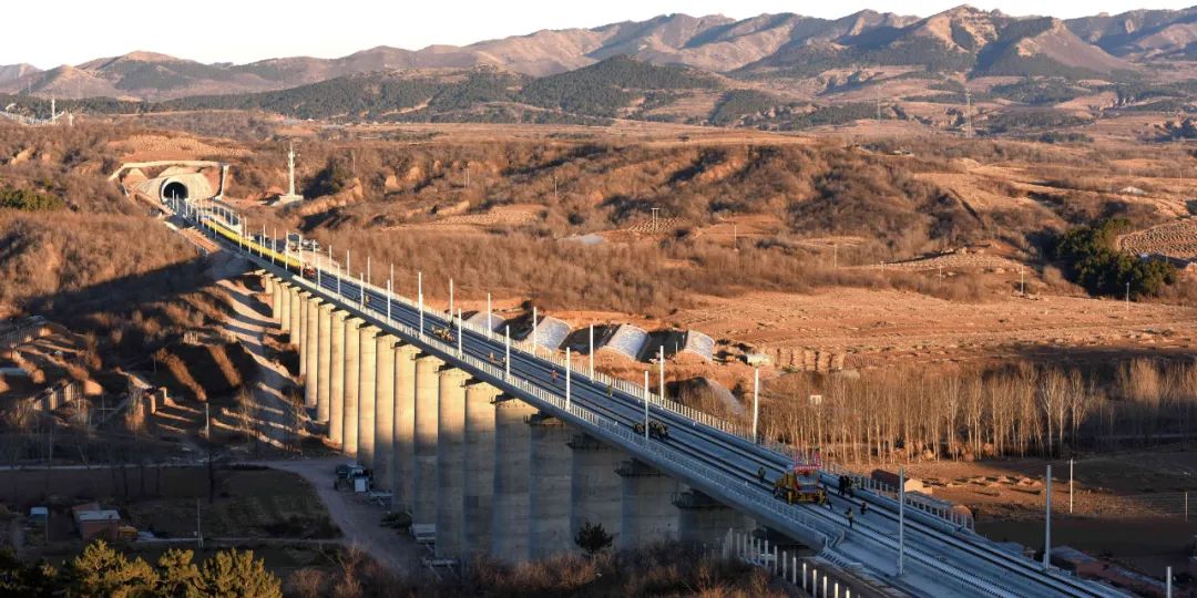 承德迈入高铁时代!