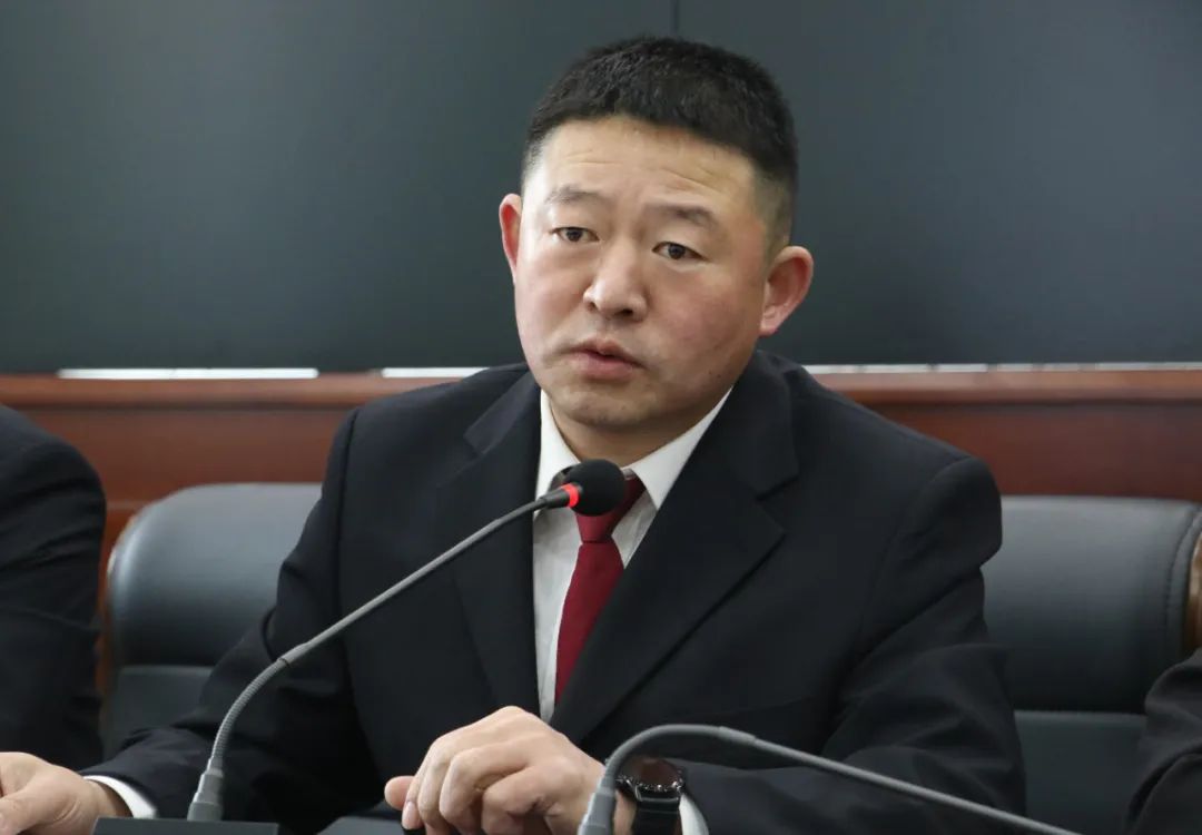 党组成员,副院长张伟最后作总结发言,他希望执行局新任领导干部一定要