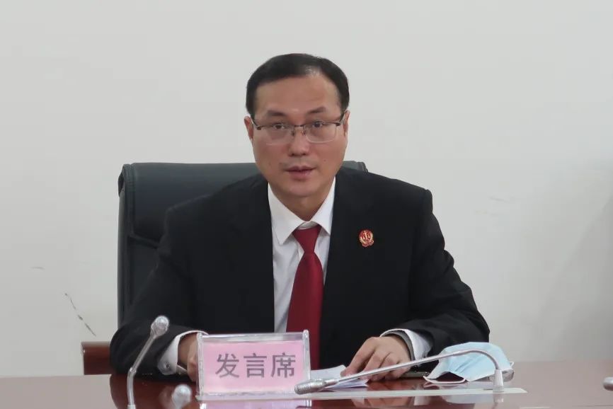 郑丽卿,海澄法庭庭长王建通,开发区法庭庭长郭漳明,监察科科长洪峰顺
