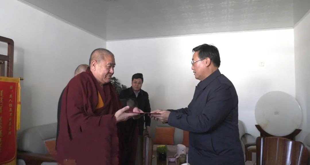 巴图吉雅开展春节前走访慰问活动