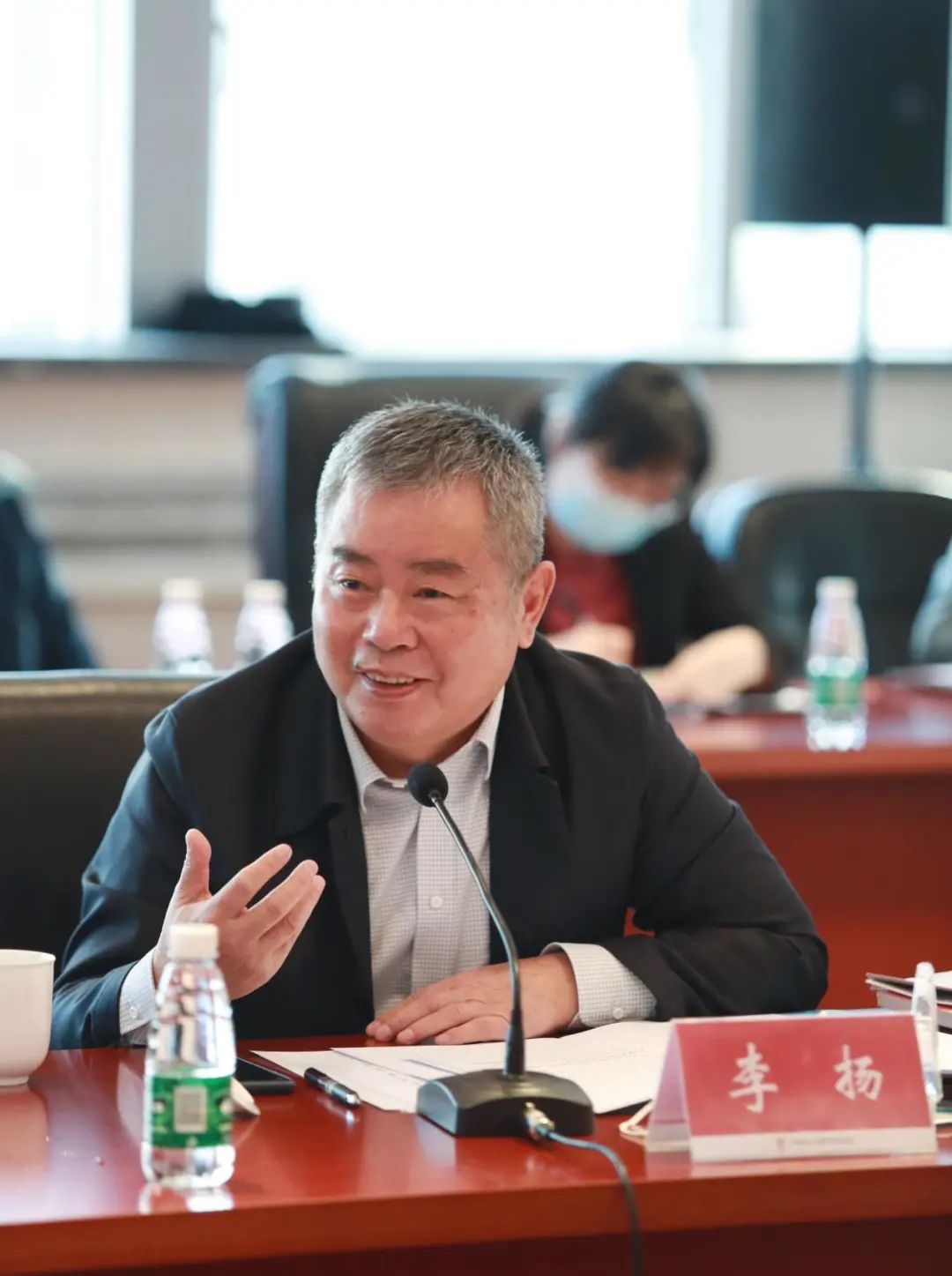 本网记者 朱高磊/摄高培勇表示,作为中国哲学社会科学的领军刊物