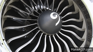 这种发动机的正中央也有这个进气整流罩,但是这个整流罩就是牢牢固定