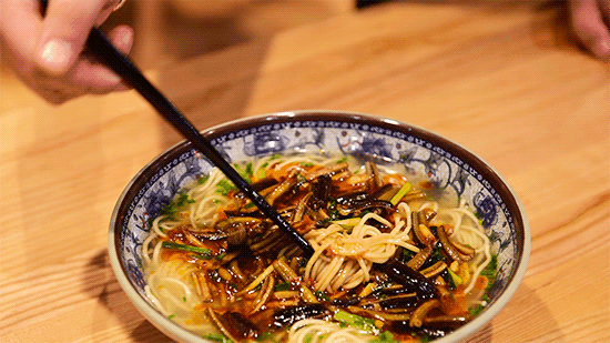 湖州有一道特色菜——烂糊鳝丝,乾隆皇帝将此列为宫廷菜肴,而鳝丝面更