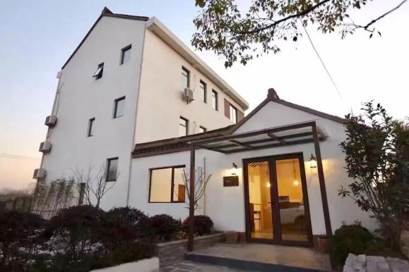 地址:金山区廊下镇山塘村新建江1037号"涵七"民宿原标题:《春节旅行去