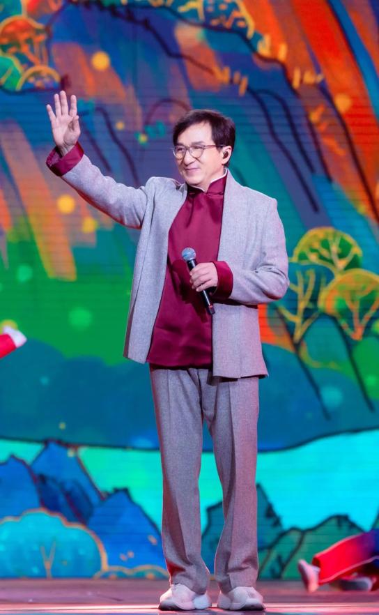 2021山东春晚今晚开播 黄渤成龙张韶涵刘雨昕金靖许魏洲孙涛陪您过"