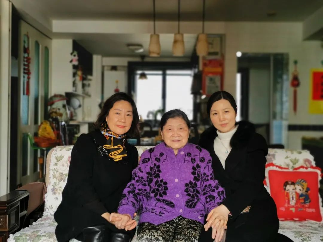 看望老同志王锡贞看望老同志郑勇军省委会还致电老同