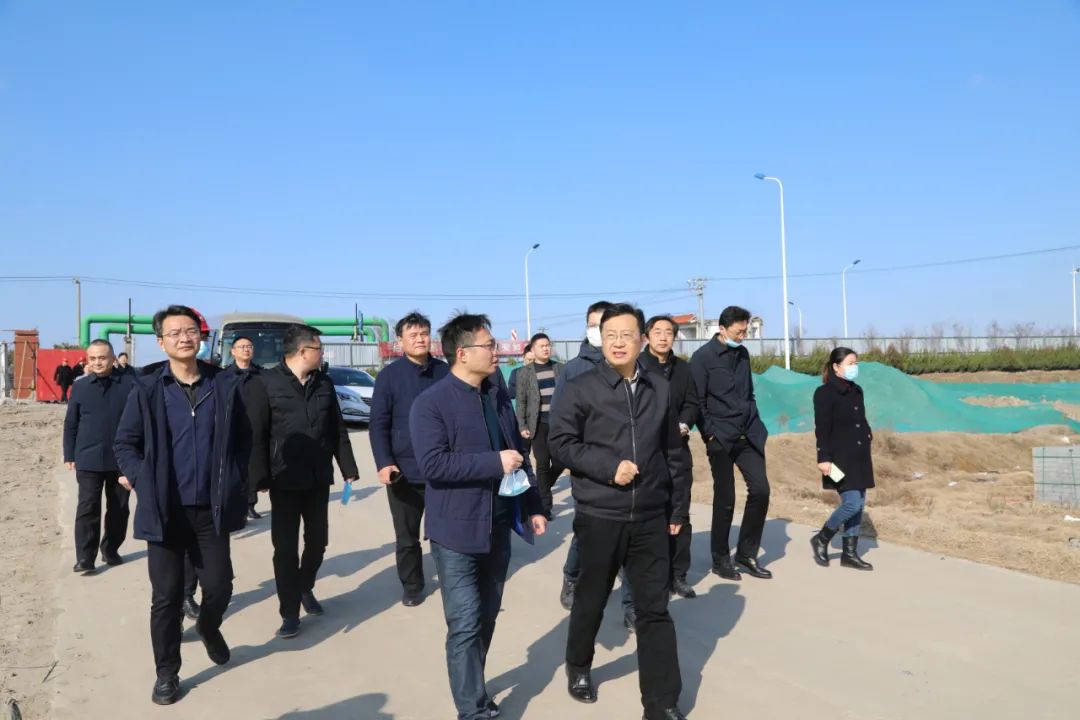 县领导带队督查芳泉路空气站点周边环境管控工作